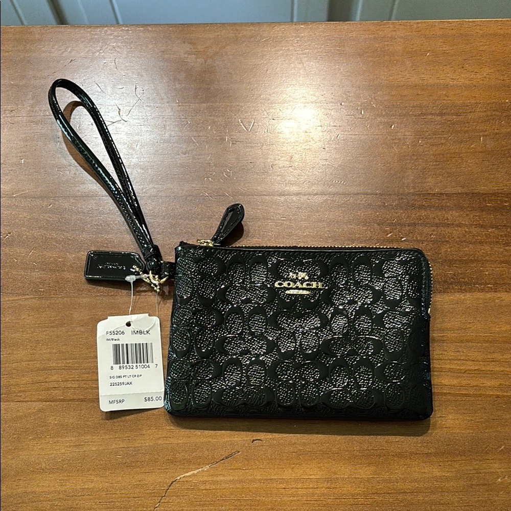 Nwt Authetic Coach wristlet black paten leather